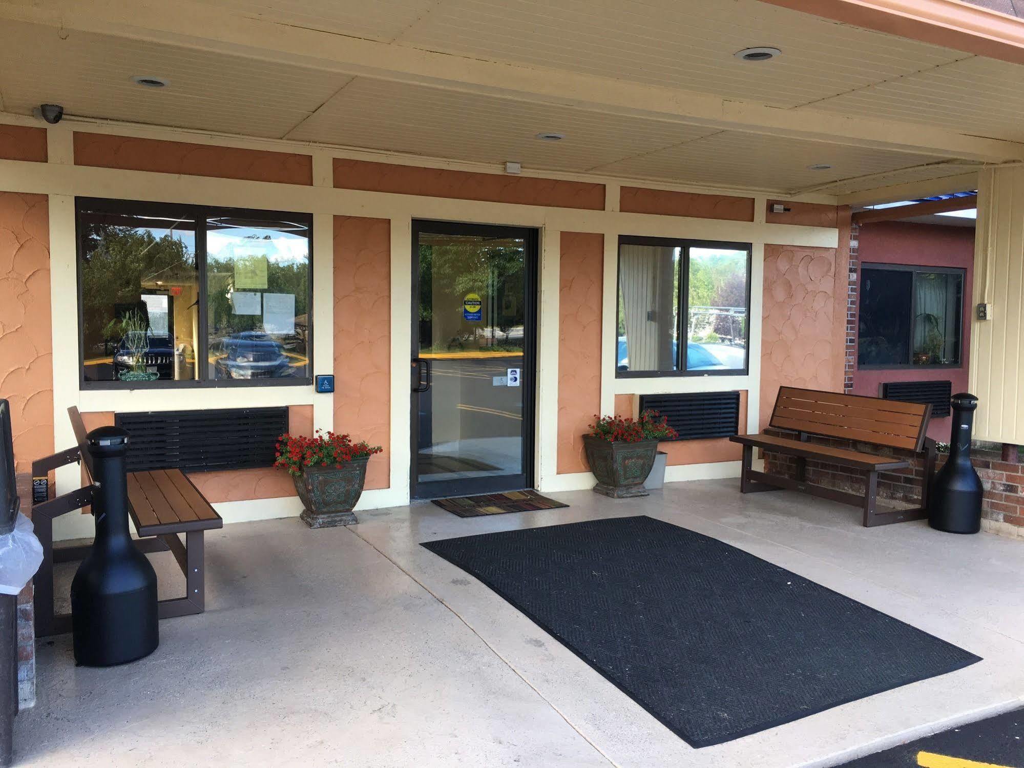 Days Inn By Wyndham Leominster/Fitchburg Area Exterior foto